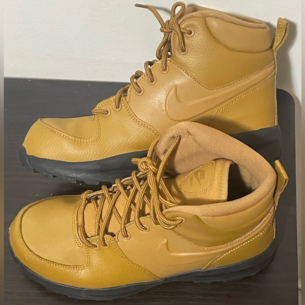 Boys Nike Boots